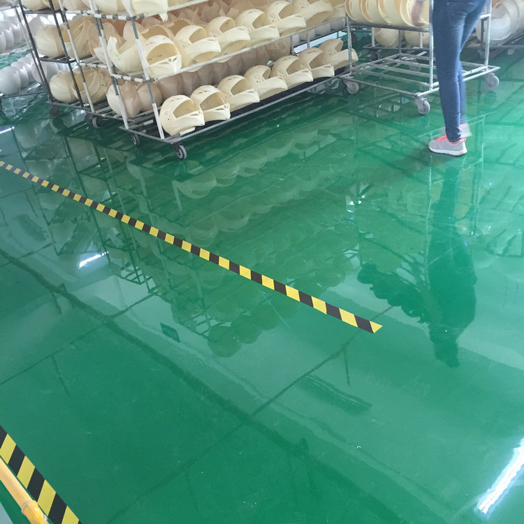 滄晟地坪漆|什么原因導致環氧地坪漆涂料施工起砂?