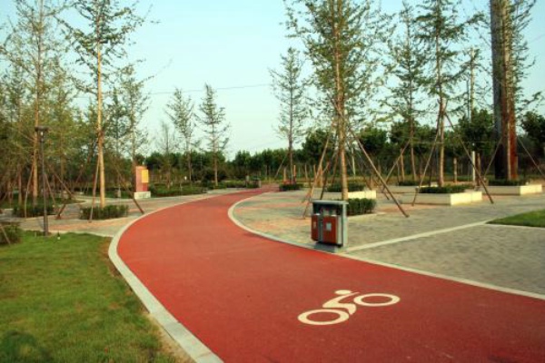 環(huán)氧彩砂顆粒的施工要考慮到哪些方面？